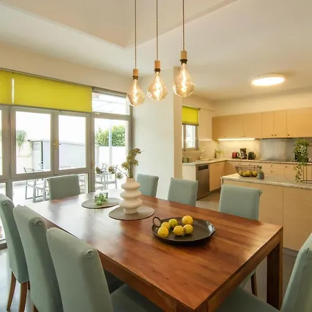 Villa Olivia * Athens